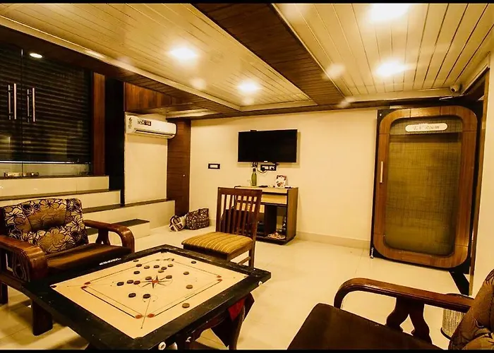 Qubestay Airport Capsule Hotel & Hostel